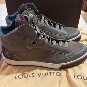 Louis Vuitton Men‘s Beige Suede&Maroon Patent Leather trim High Top size 11 NWT